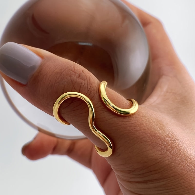 Bague chic à vague asymétrique