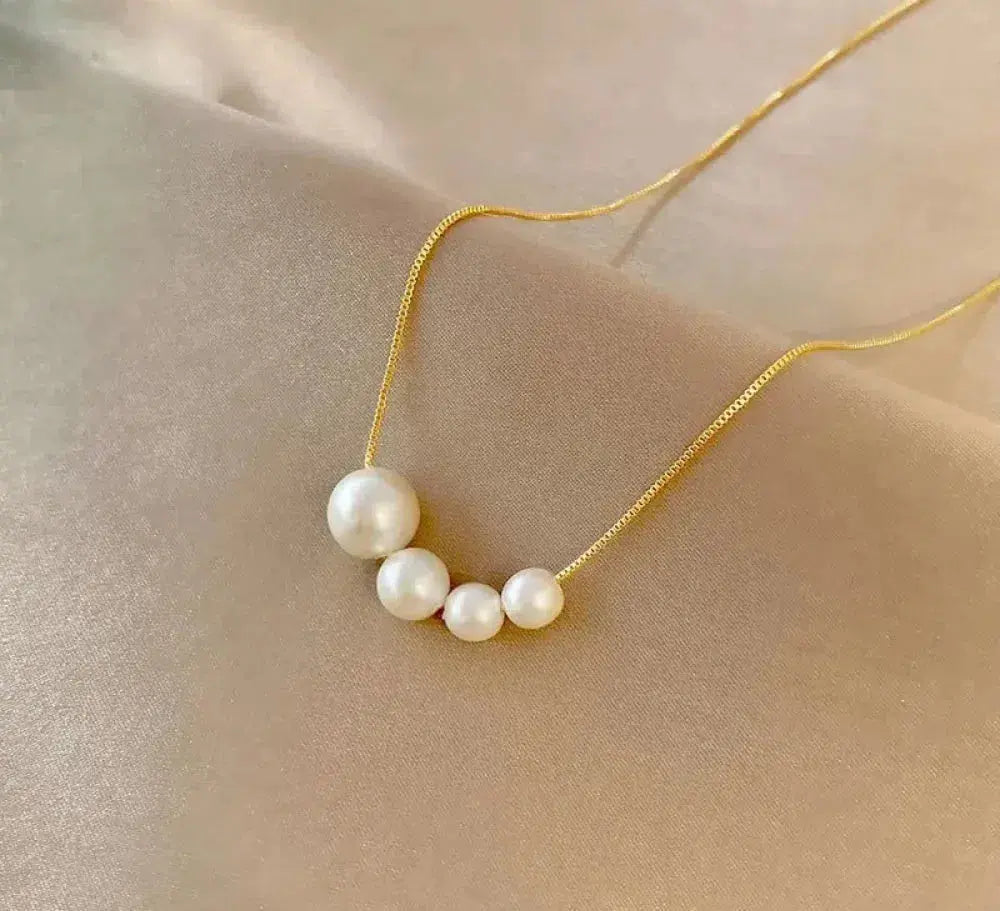 Elegant Gold Necklace With Freshwater Pearls